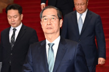 부산 북구갑 재차 초박빙 여론조사… 하정우 42.6% 한동훈 41.6% 박민식 15.8%로 1%포인트 차 근접