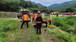 60대 자매 탄 車 저수지 추락…트랙터·밧줄로 구했지만 심정지