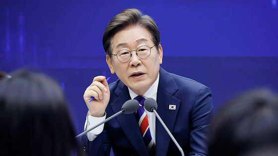 방송통신위원장, 대통령의 방송법 관련 지시에 대한 논란 지속 될 듯