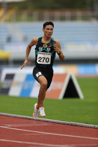 32년 만에 1500m 한국신 이재웅 