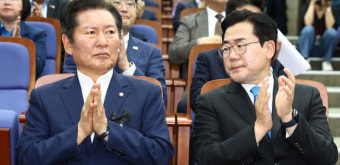 더불어민주당, 정청래 후보가 충청권으로 압승하며 당 대표 후보로 선출