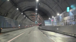 바닥에 물 흘러내려 깜짝…보령해저터널 4년째 축축, 왜 [르포]