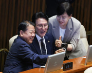 이렇게 힘 세지는 총리실 처음…김민석, 실세 총리? 참모 총리?