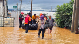 이건 인재 예산 둑 무너져…1시간만에 마을 통째 잠겼다 [르포]