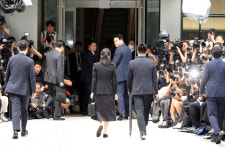 [포토타임] 해운대 등장한 초대형 사이니지...피서객에 안전 메시지 전달