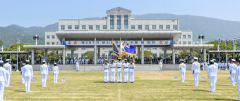 '노다지' 해군호텔 예식장 13년 독점운영…비결은 '별'들에게 뇌물?