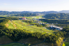 꼼꼼한 현장형 CEO의 손길 묻었다…품격과 접근성 모두 잡은 더크로스비