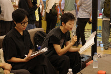 “이 부분 함께 읽어달라”는 한마디만...이 시인들이 즉흥 낭독회 여는 이유