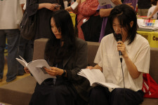 “이 부분 함께 읽어달라”는 한마디만...이 시인들이 즉흥 낭독회 여는 이유