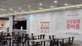 연휴에도 휑한 홈플러스…입점 상인들 차라리 폐점 바랄 지경