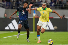 일본, 홍명보팀 완파한 브라질에 대역전승...0-2→3-2