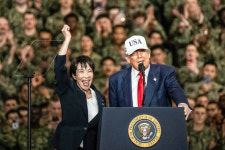 [사진] 다카이치, 아베도 못한 미 핵항모 연설