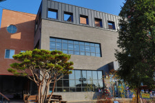 부모가 포기했던 그 아이 품자, 억대 연봉 받는 미국 간호사 됐다