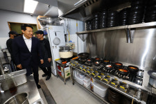 ‘뚝닥뚝닭’ ‘토닥토닭’ 메뉴로 위로 건네는 동행스토어 1호점 ‘정담’