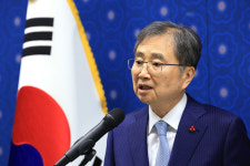 조현 면전서 李철학 꺼낸 정동영…명심 앞세운 자주파 총공세