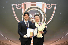 그랜드성형외과의원, ‘2025 올해의 우수브랜드 대상’ 성형외과/안면거상 부문 1위 수상