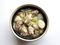 “삶지 말고 껍질부터 구우세요” 국물 맛 180도 바꾸는 닭곰탕 한 끗 [쿠킹]