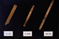 1400년 전 화장실 속 ‘백제의 피리’…부여 왕궁터 유물 쏟아졌다