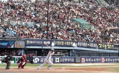 [사진] 꽉찬 야구장, 시범경기 매진