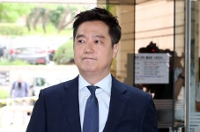 ‘김새론 음성 AI 조작·김수현 명예훼손’ 김세의, 오늘 구속 심사