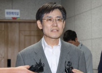 [속보] 경찰, 전북선관위 압수수색…전북교육감 선거 개표 오류 논란