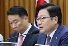 정점식 “성과급을 지역화폐로?…與 급여부터 그렇게 받아라”