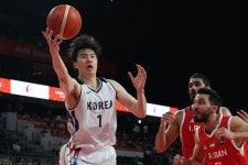 ‘이현중 26점’ 남자농구, 이란 꺾고 12년만에 아시안게임 결승행