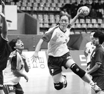 핸드볼큰잔치, 두산주류 개막전 승리 '축배'