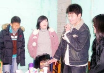 “노래 햇살에 추운지 몰라요” 군산 중고생들 유치장 개조해 노래연습