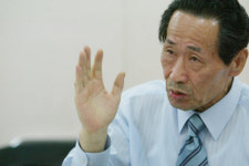 “니네들이 강만길·한상범 교수를 알아?”