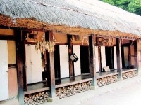 “너와집·까치구멍집 구경가요”