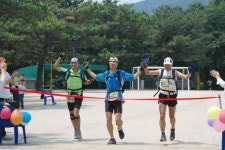 “12시간 달려 5개 산 넘어요”
