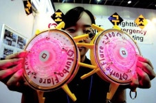 “S.O.S 빛으로…”