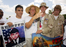 ‘아들잃은 모정’ 미국 반전운동 불지피다