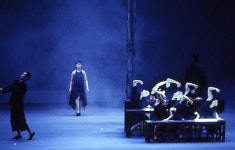 한가위가 끝나면 춤과 연극이 몰려온다