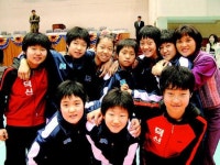 [배구] 프로 뺨치는 스파이크서브… “애들 맞아?”