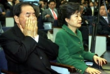 [현장] 박성범“탈당하겠다” 김덕룡 “출당도 감수”