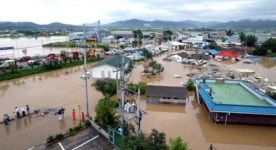 중부 또 ‘수난’…안성천 둑 붕괴 253가구 삼켜
