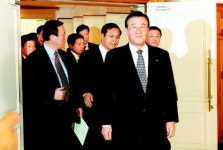 공장밖 노-사-정 현대차 ‘대리전’