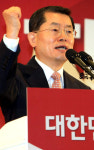 문국현 “재벌·건설 중심 가짜경제 맞설 것”