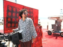 괴짜 감독‘팀’ 흥행의 ‘버튼’ 누르다