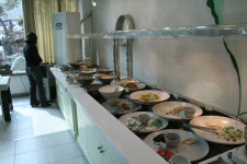 종업원 행복 위해 점심만 파는 착한 식당