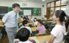 안경환 위원장 ‘초등학교 인권강의’