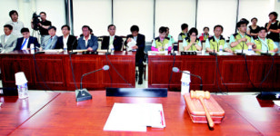 평행선 달리는 보건의료 노사