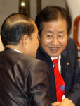 홍반장 일단 ‘착석’