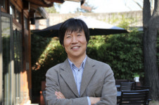 아, 그 걸작! 숨이 멎고…쓰러진다