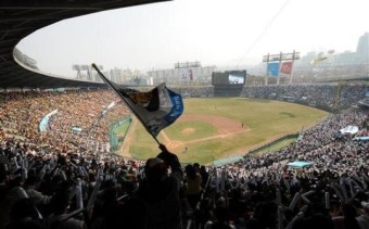 WBC 그 열기 그대로…두산·삼성 2연승