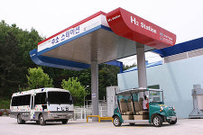 주유소? 주기소! 쓰레기 가스로 움직이는 버스