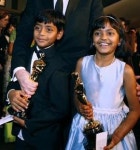 ‘슬럼독…’ 아이들 장학금 못받을판