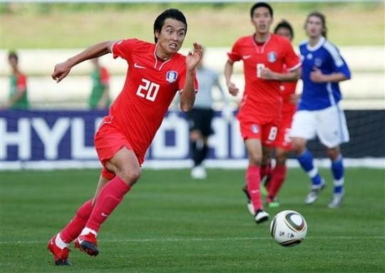 이동국 vs 박주호, 축구협회 감독 선임 과정 논란 확산間籍